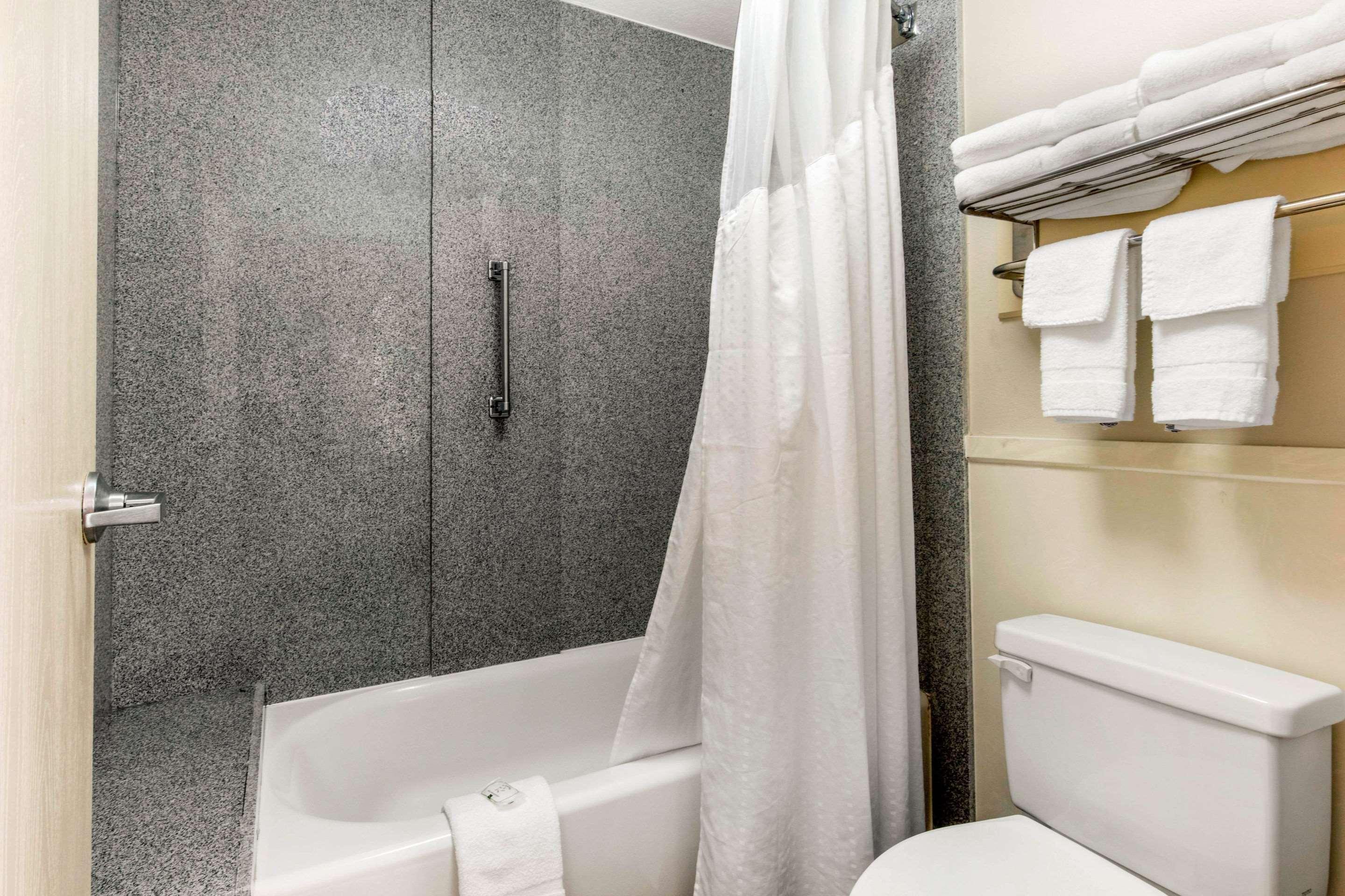 ממפיס Quality Inn Airport I-240 מראה חיצוני תמונה